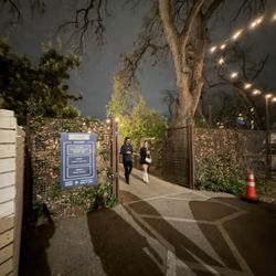 Juliet Italian Kitchen - Walkway in