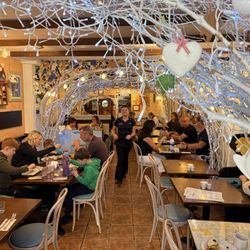 Blueberry Tearoom & Restaurant - Quaint and charming interior