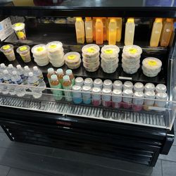 Sips & Berries - Fresh squeezed juices, plus sides and other drinks.