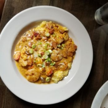 B Matthews Eatery - Shrimp and grits - New American Near Me - Savannah, Georgia