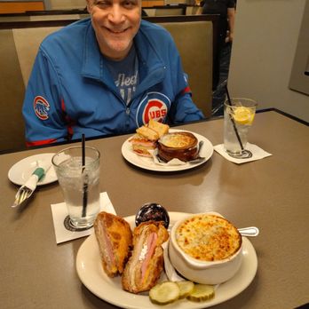 Bennigan's - Dinnertime - American Near Me - Elgin, Illinois