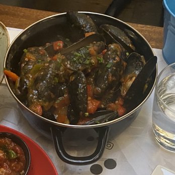 Le Polisson - a pot of stew with mussels and vegetables - Seafood Near Me - Montreal, Quebec Le Polisson - a pot of stew with mussels and vegetables - Seafood Near Me - Montreal, Quebec