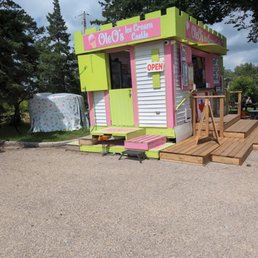 Exterior photo of Oleo’s Ice Cream - Camrose, Alberta Exterior photo of Oleo’s Ice Cream - Camrose, Alberta