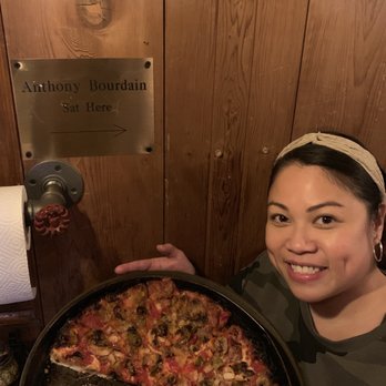 Burt's Place - Anthony Bourdain sat here - Pizza Near Me - Morton Grove, Illinois