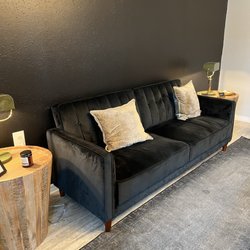 Diamond Cuts - Waiting area