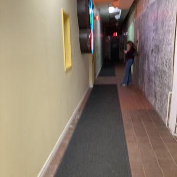 Sunny’s Chinese - Corridor to the restaurant - Chinese Near Me - Toronto, Ontario Sunny’s Chinese - Corridor to the restaurant - Chinese Near Me - Toronto, Ontario