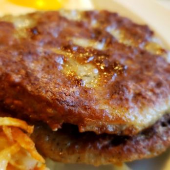 Family Table Restaurant - Tasty juicy sausage patties, no bland patties here. - American Near Me - Milwaukee, Wisconsin Family Table Restaurant - Tasty juicy sausage patties, no bland patties here. - American Near Me - Milwaukee, Wisconsin