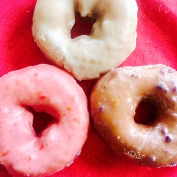 Primo's Donuts - Vegan donuts: Vanilla, Blueberry, & Cherry! - Donuts Near Me - Los Angeles, California Primo's Donuts - Vegan donuts: Vanilla, Blueberry, & Cherry! - Donuts Near Me - Los Angeles, California