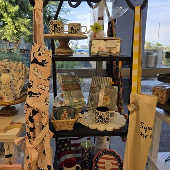 Nothing Bundt Cakes - Display - Bakeries Near Me - Glendale, Arizona
