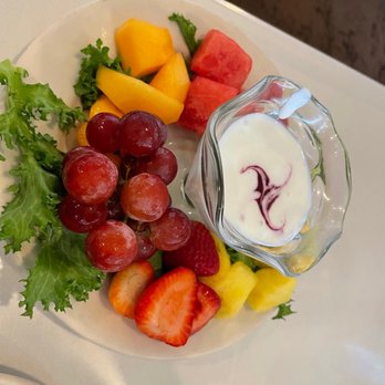 Arnies Restaurant Edmonds - Beautiful presentation of fresh fruit platter included in their Sunday brunch - Seafood Near Me - Edmonds, Washington Arnies Restaurant Edmonds - Beautiful presentation of fresh fruit platter included in their Sunday brunch - Seafood Near Me - Edmonds, Washington