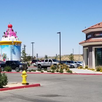 Tesla Supercharger - Yermo - Eddie World across the parking lot with its sugary goodness beckoning. - EV Charging Stations Near Me - Yermo, California
