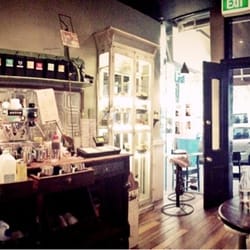 Coffee, Tea & Me - Small, but lots of character!