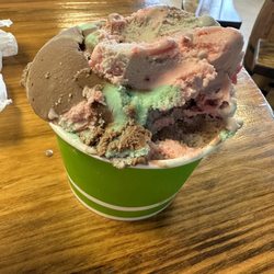Island Ice Cream Cafe - Medium spumoni