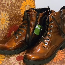 Reiterate boots