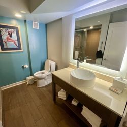 Margaritaville Resort Biloxi - Bathroom in the Family Suite