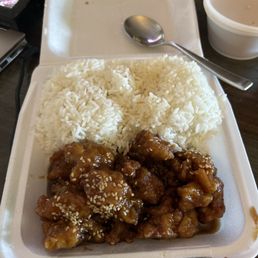 14. Sesame Chicken Lunch Special 14. Sesame Chicken Lunch Special