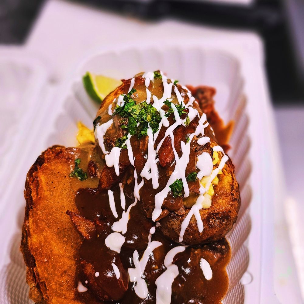 Poutine Tang Logo