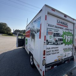 U-Haul at S Cobb & I-285 - Truck in parking area