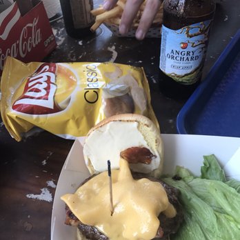Skinny's Place - Tasty food and cold beer, you really can't go wrong. - Burgers Near Me - Holmes Beach, Florida