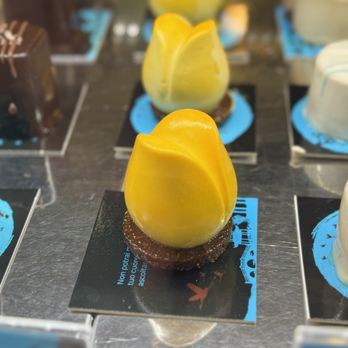 Hiromi Cake - Mango Mochi - Japanese Near Me - Rome, RM Hiromi Cake - Mango Mochi - Japanese Near Me - Rome, RM