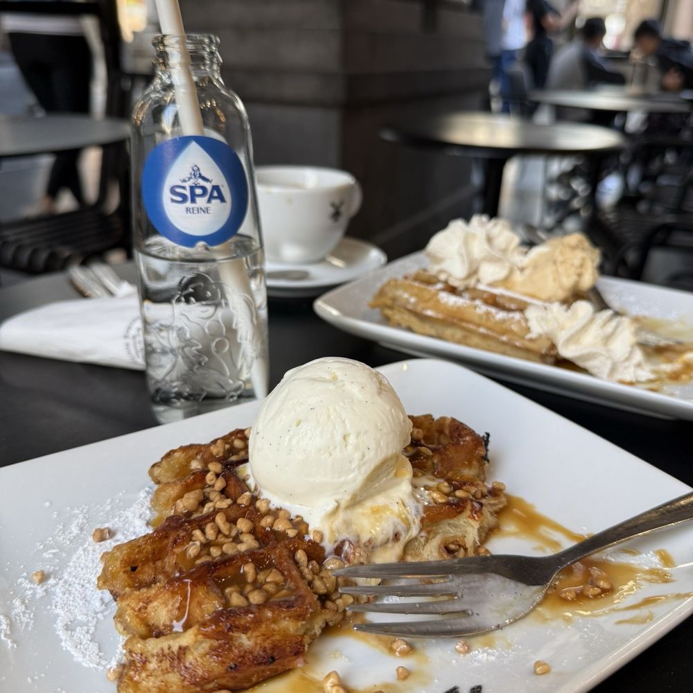 Maison Dandoy Waffles Maison Dandoy Waffles