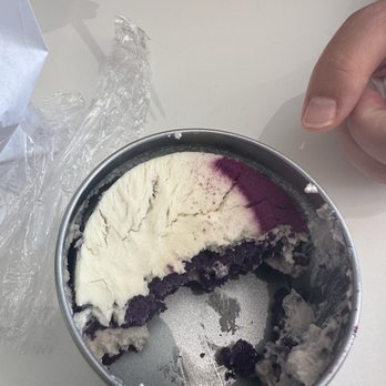 Pillow Talk - The taste and quality of the cake have completely changed. I used to feel happy coming here often. Now I feel bad. - Interior Design Near Me - Pasadena, California