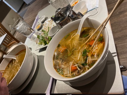 Phở Le by null