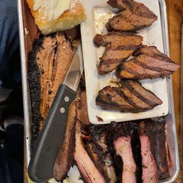 Tri tip brisket ribs with cornbread Tri tip brisket ribs with cornbread