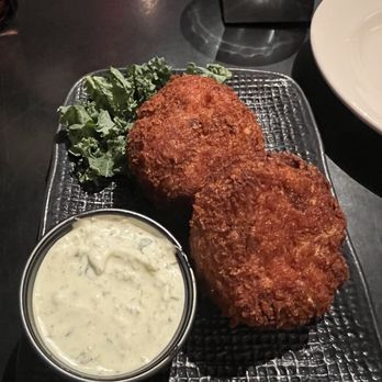 Maxine's On Shine - Crab cakes - New American Near Me - Orlando, Florida Maxine's On Shine - Crab cakes - New American Near Me - Orlando, Florida