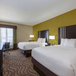 La Quinta by Wyndham Artesia - Guest room