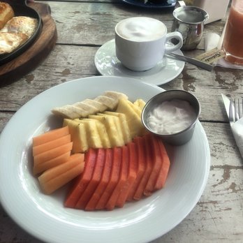 Caiman Tugurio - Fruit plate - Bars Near Me - Playa del Carmen, ROO Caiman Tugurio - Fruit plate - Bars Near Me - Playa del Carmen, ROO