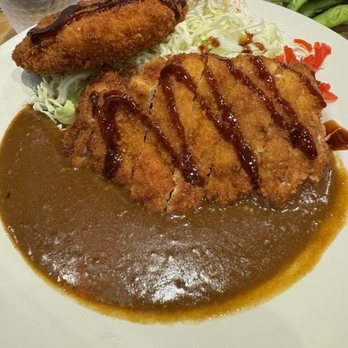 Curry Hyuga - Tonkatsu Curry (pork) with a Potato Croquette on the side - Japanese Curry Near Me - Cupertino, California Curry Hyuga - Tonkatsu Curry (pork) with a Potato Croquette on the side - Japanese Curry Near Me - Cupertino, California