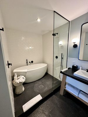 The Kimpton Pittman Hotel by null