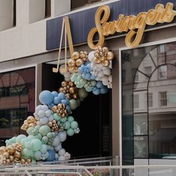 Banana Bureau - Organic Balloon Arrangement