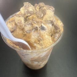 Sprinklez - Sundae with Reese cup and peanut butter drizzle