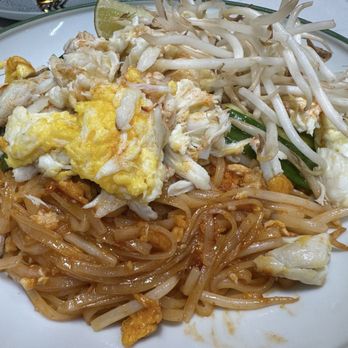 Kin Long Beach - Pad Thai with Colossal Crab Meat - Thai Near Me - Long Beach, California