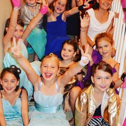 Glamour Party Girls