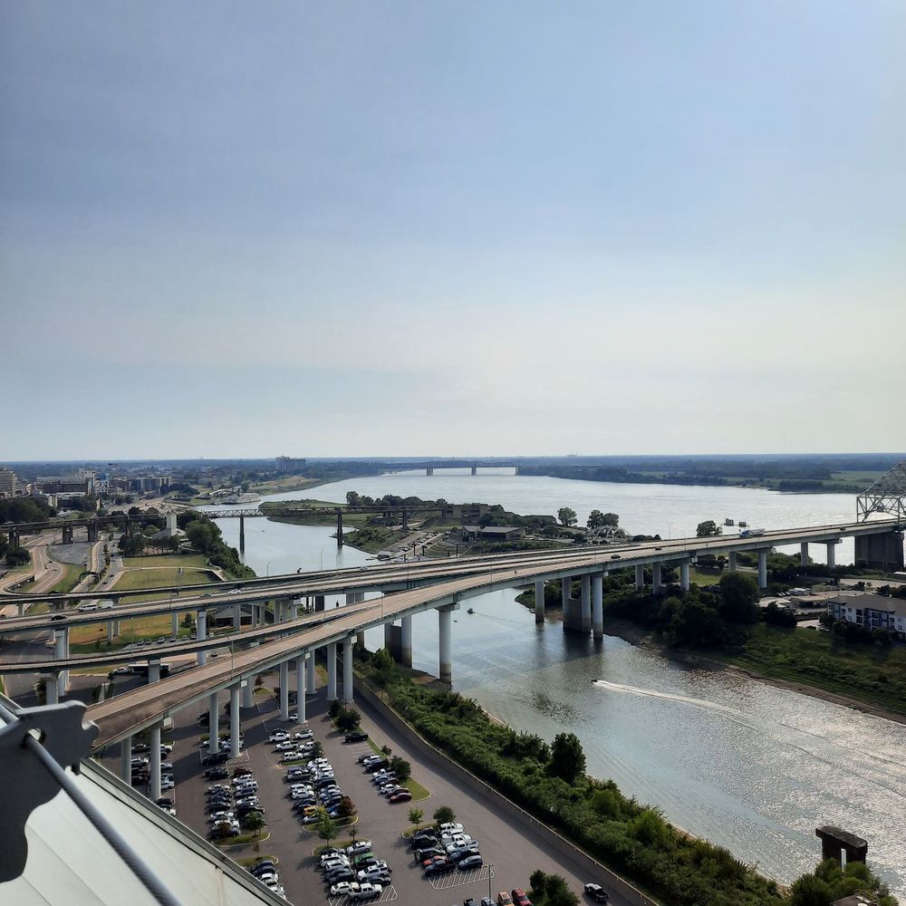 Memphis Pyramid Dining - a view of the mississippi river from the top of a building - New American Near Me - Memphis, Tennessee Memphis Pyramid Dining - a view of the mississippi river from the top of a building - New American Near Me - Memphis, Tennessee