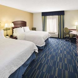 Hampton Inn Hinesville - Guest room