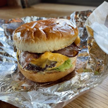 Small Cheval- Hyde Park - Another cheeseburger picture, didn't take any of the fries, but those were tasty too! - Burgers Near Me - Chicago, Illinois
