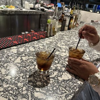 Wayfinder Waikiki - Redeemed our complimentary drinks ! Cheers ! - Hotels Near Me - Honolulu, Hawaii