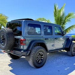 Hawaii Lifted Jeep Rentals - Big Island Jeep Car Rental*Kona Airport Car Rental*Mauna Kea Summit Rental*Lihue LIH Kauai Jeep Car Rental*Ineos Grenadier Kona Car Rental