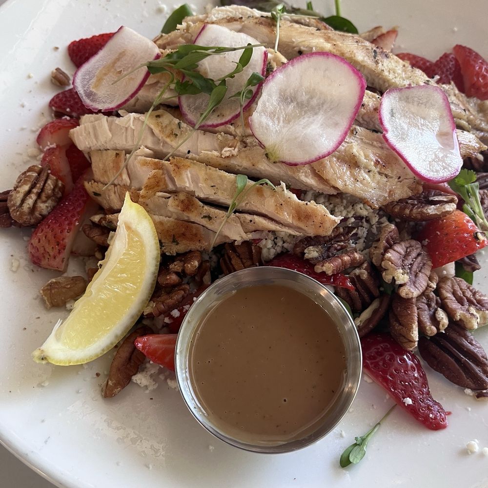 El Bistro By Salt And Pepper - Strawberry Walnut salad with chicken - Salad Near Me - Tracy, California El Bistro By Salt And Pepper - Strawberry Walnut salad with chicken - Salad Near Me - Tracy, California