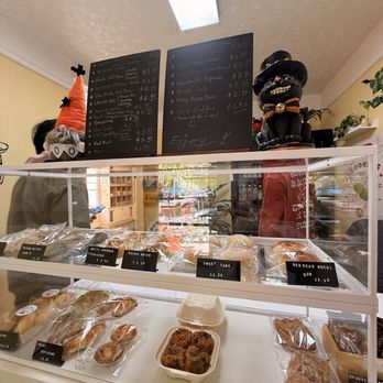 Meow Me Cafe - Bakeries Near Me - Sacramento, California Meow Me Cafe - Bakeries Near Me - Sacramento, California