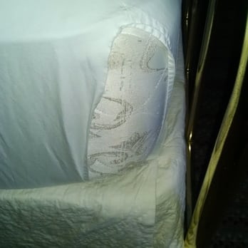 Bella Vista Bed & Breakfast - Ripped sheets (mattress isn't that deep - maybe 10 inches), so finding sheets that fit isn't hard. - Bed & Breakfast Near Me - Akron, Pennsylvania