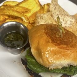 10$ burger , veggie burger with plantain chips