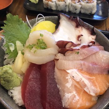 Maguro - Chirashi don and spicy salmon roll - Sushi Bars Near Me - Brookline, Massachusetts Maguro - Chirashi don and spicy salmon roll - Sushi Bars Near Me - Brookline, Massachusetts