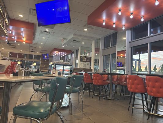 Metro Cafe Diner by null