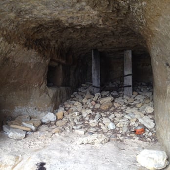 Port Willunga Beach - Cooking pot and all in one cave! - Beaches Near Me