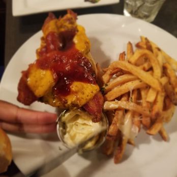 Skipjack Dining - My sister got the bbq chicken sandwich and fries - New American Near Me - Newark, Delaware